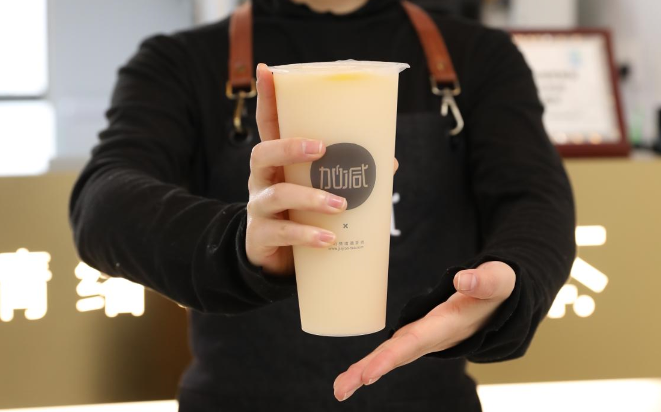 太阳成集团tyc122cc茶饮：为何奶茶行业都热衷于开校园店