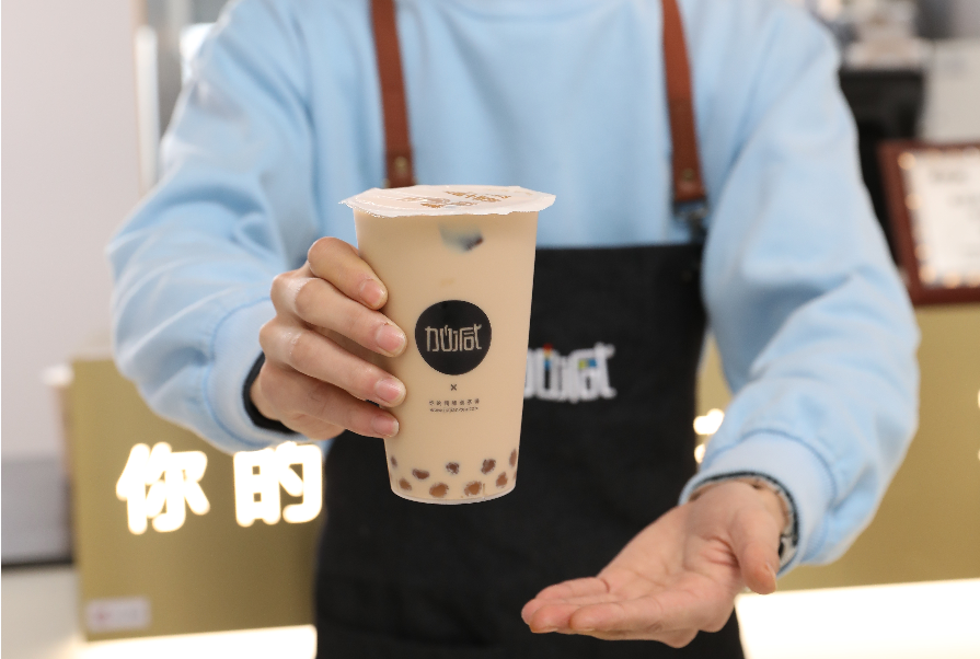太阳成集团tyc122cc茶饮：为什么说奶茶行业适合年轻人的创业项目